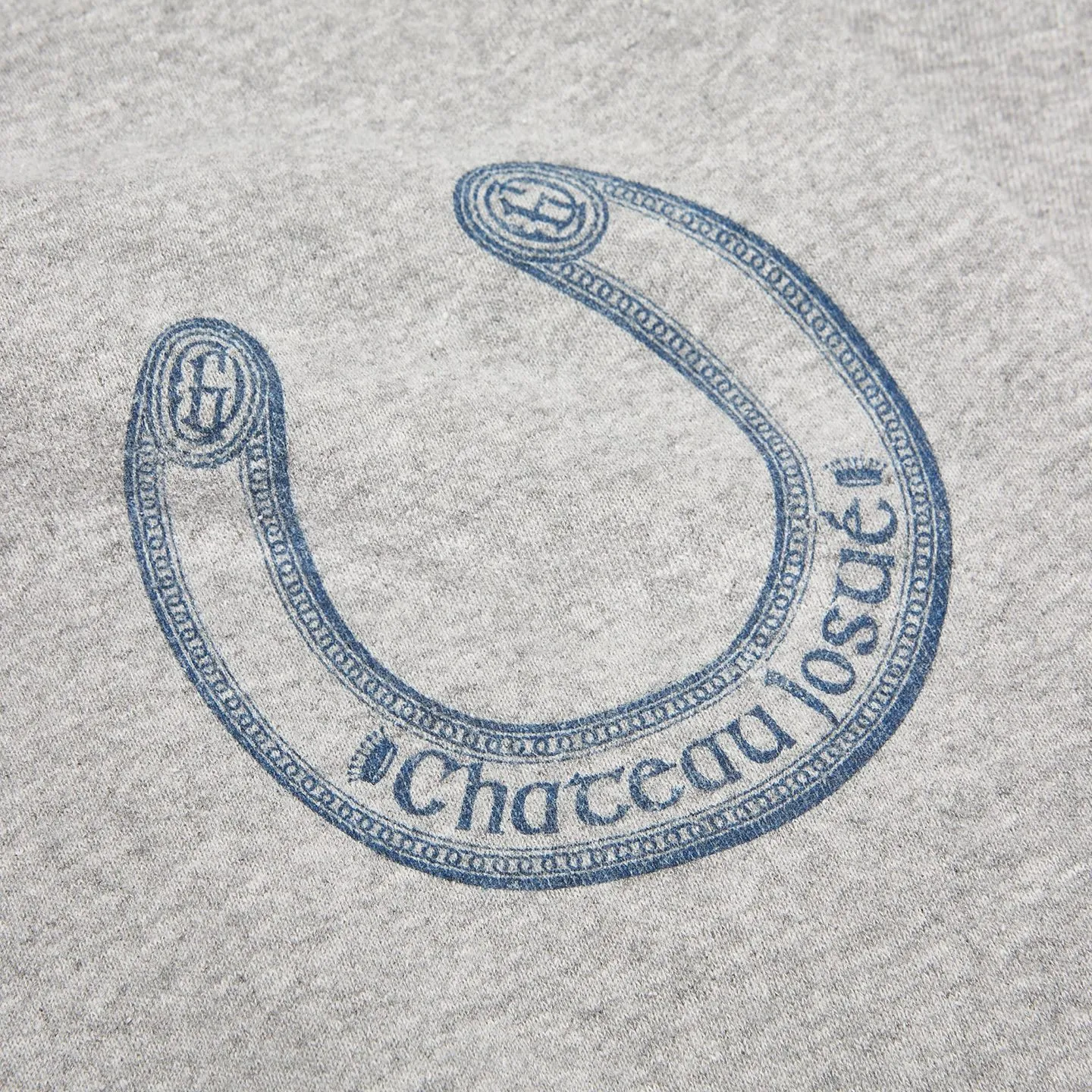 GALLERY DEPT. CHATEAU RANCH HOODIE/HEATER GRAY Horseshoe Winery Splashed Ink Destroyed Hoodie Washed Gray S-XL Assute Reactive Dyes Ready-made Horseshoe Fading Process Post-Fry Color Processing Super Heavy and Cumbersome Too Many Cuts and Hanging Wormhole Destruction Process➕Hand-Splashed Ink Very Time-consuming and Labor-intensive Correct Version Original Main Mark➕Large Main Mark➕Yellow Wash Mark The original BOXY short and wide version has not been changed at all. God-cut. Authentic level printing process. Post-washing treatment to show natural aging effect.